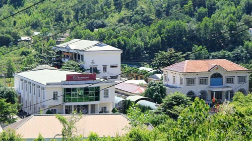 Trụ sở khang trang của huyện nghèo đòi xây trung tâm hành chinh 100 tỉ ảnh 11