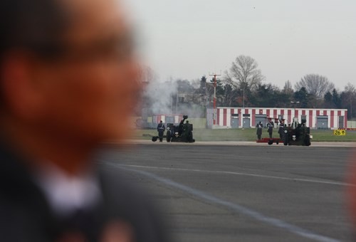 Máy bay chiến đấu hộ tống đoàn Chủ tịch nước Trương Tấn Sang thăm Đức ảnh 4