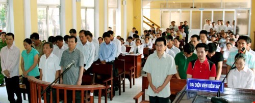 Vụ '5 ngân hàng bị lừa hàng trăm tỉ': Tăng án với 14/25 bị cáo ảnh 1