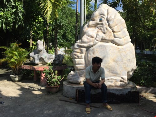 Choáng trước đồ quý trong biệt phủ 100 tỉ của đại gia vàng ở đèo Hải Vân ảnh 22 Choáng trước đồ quý trong biệt phủ 100 tỉ của đại gia vàng ở đèo Hải Vân ảnh 22