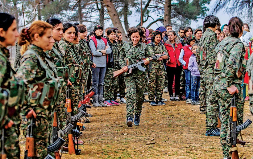 Nữ chiến binh người Kurd