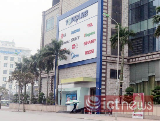 Điểm bán tại số 1 Hoàng Minh Giám cũng trong tình trạng tương tự. Ảnh: Nguyên Đức.