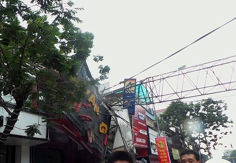 Hiện trường vụ sập cần cẩu