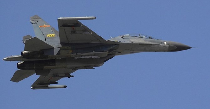 Su-27 của Nga.