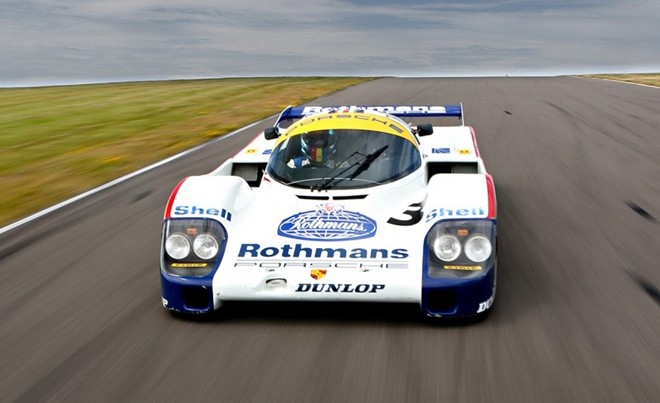 Top 10 xe giá kỷ lục tại sự kiện đấu giá Monterey 2015 ảnh 4