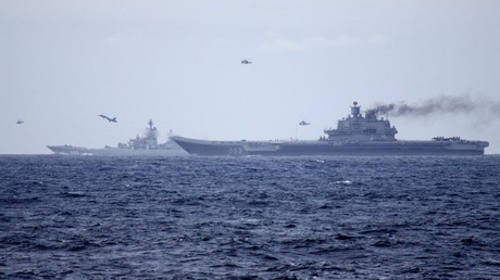 Tàu sân bay Đô đốc Kuznetsov và tàu tuần dương nguyên tử Pyotr Velikiy trên vùng biển Syria