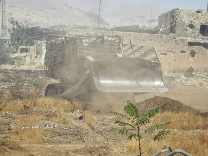 Quân đội Syria tấn công dữ dội phe thánh chiến cố thủ đông Damascus ảnh 10