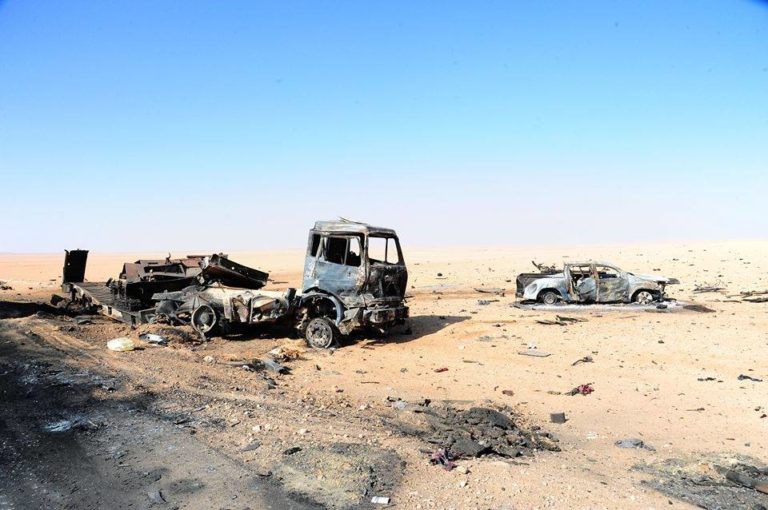 Quân đội Syria đánh phá ác liệt IS cố thủ sào huyệt al-Bukamal ảnh 9