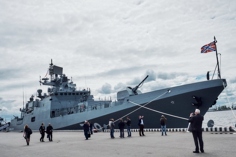 Từ sát thủ phục kích đáy biển đến "kẻ hủy diệt": Quân Nga nhận hàng loạt vũ khí mới ảnh 10