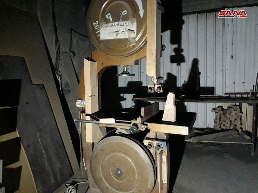 Nhà xưởng sản xúat vũ khí của lực lượng Hồi giáo cực đoan ở Douma - ảnh SANA