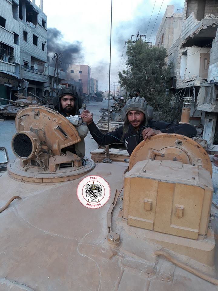 Nga yểm trợ, quân Assad đánh rát IS tại tử địa nam Damasscus ảnh 12 Nga yểm trợ, quân Assad đánh rát IS tại tử địa nam Damasscus ảnh 12