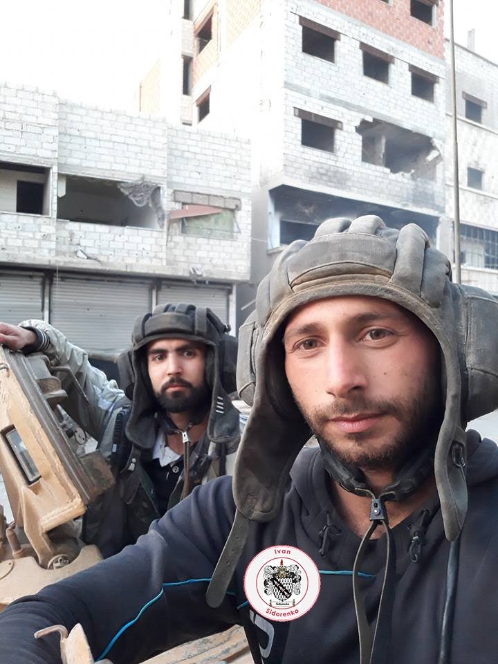Nga yểm trợ, quân Assad đánh rát IS tại tử địa nam Damasscus ảnh 13 Nga yểm trợ, quân Assad đánh rát IS tại tử địa nam Damasscus ảnh 13