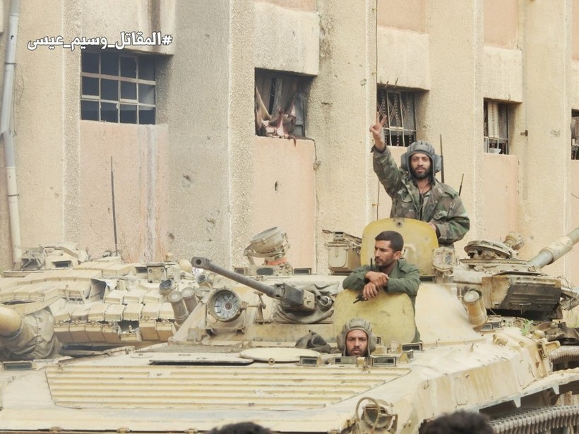 Quân đội Syria giáng đòn chí mạng IS, di tản phe thánh chiến đầu hàng khỏi tỉnh Damascus ảnh 14 Quân đội Syria giáng đòn chí mạng IS, di tản phe thánh chiến đầu hàng khỏi tỉnh Damascus ảnh 14