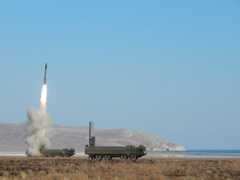 Phóng tên lửa chống chiến hạm nổi Bastion ở Syria