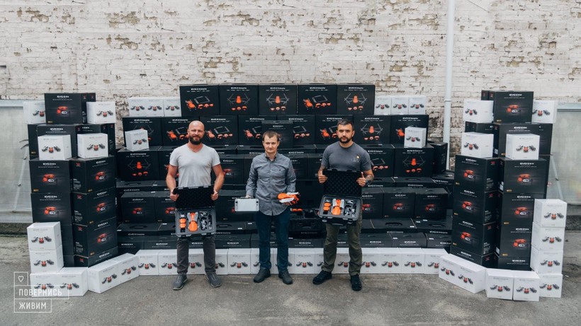 Tổ chức Come Back Alive Foundation đã chi hơn 75 triệu hryvnias mua 382 máy bay không người lái cho quân nhân Ukraine. Ảnh mil.in.ua Tổ chức Come Back Alive Foundation đã chi hơn 75 triệu hryvnias mua 382 máy bay không người lái cho quân nhân Ukraine. Ảnh mil.in.ua