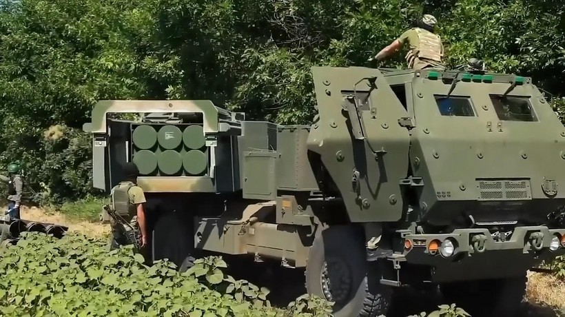 M142 HIMARS quân đội Ukraine. Tháng 7/2022. Ukraine. Ảnh video Yuri Butusov