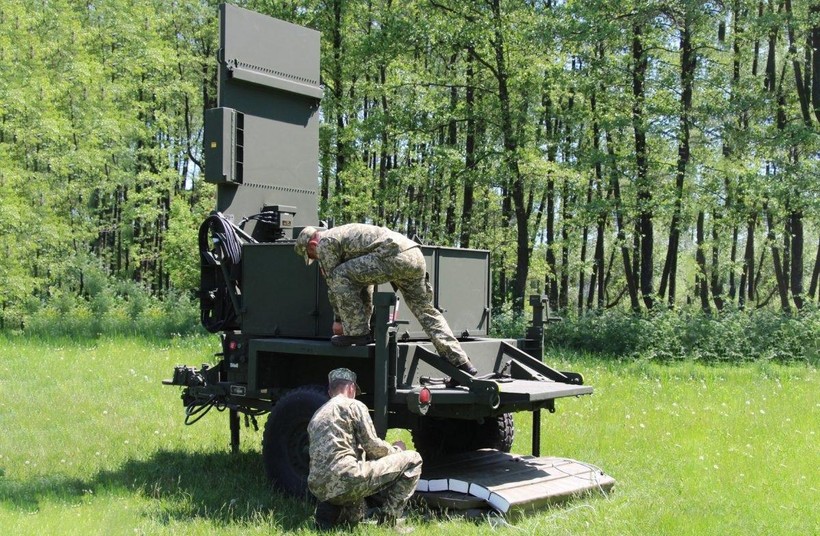 Tổ hợp radar AN / TPQ-36 của quân đội Ukraine. Năm 2021. Ukraina. Ảnh: ArmyInform
