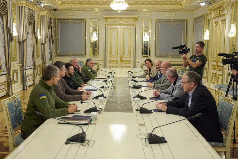 Cuộc gặp của Tổng thống Ukraine Volodymyr Zelensky với phái đoàn Slovakia, Kyiv, ngày 8/12/ 2022. Ảnh: Văn phòng Tổng thống