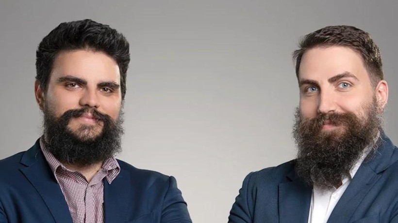 Konstantin và Svilen Rangelov, đồng sáng lập của Dronamics. Ảnh Engineering Interesting.