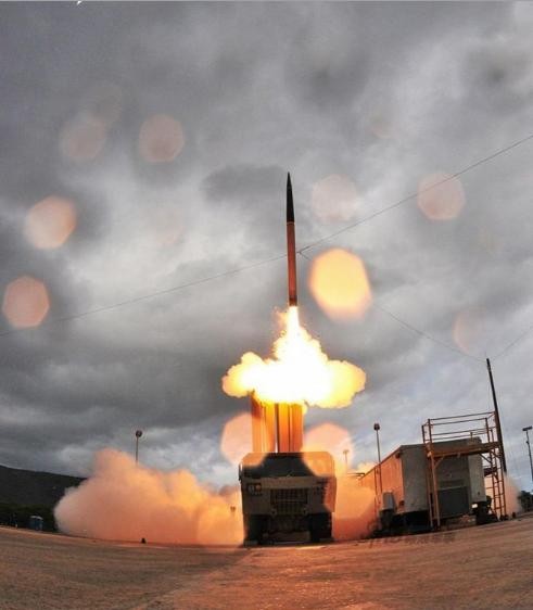 Hệ thống phòng thủ khu vực tầm cao giai đoạn cuối (THAAD) Mỹ. Ảnh: Sina Trung Quốc.