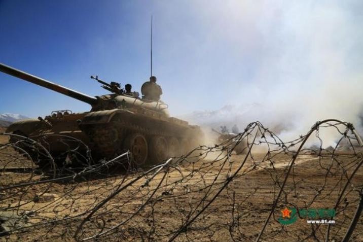 Tiểu đoàn hợp thành bọc thép của Quân đội Trung Quốc tiến hành diễn tập. Ảnh: Cankao