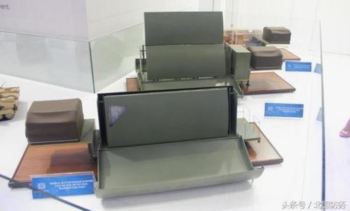 Tập đoàn Almaz-Antey trưng bày radar cảnh báo sớm phòng thủ tên lửa cơ động ở Triển lãm hàng không Chu Hải, Trung Quốc. Ảnh: Sina