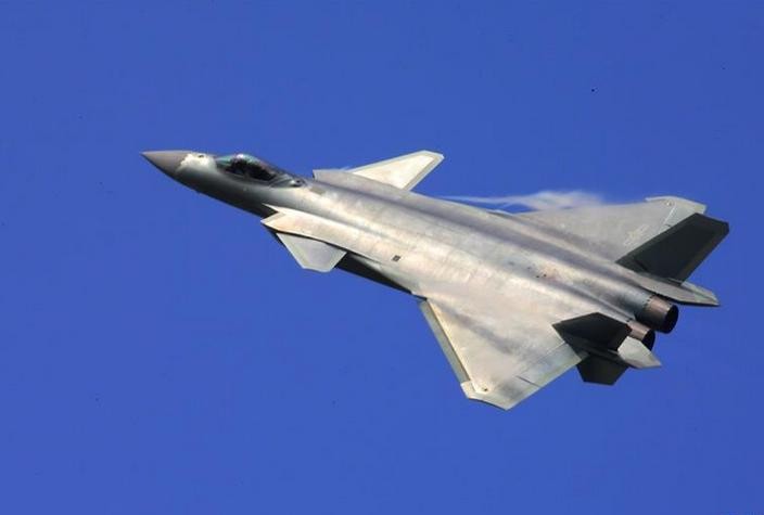 Máy bay chiến đấu J-20 tại Triển lãm hàng không Chu Hải, Trung Quốc ngày 1/11/2016. Ảnh: Tân Hoa xã