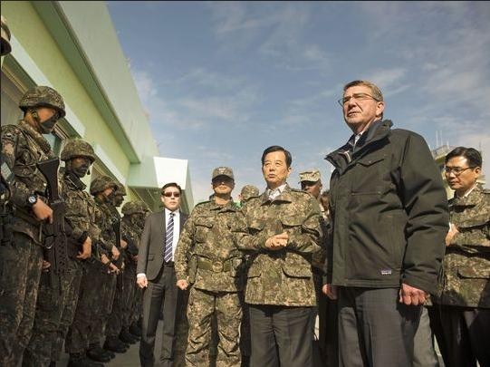 Bộ trưởng Quốc phòng Mỹ Ashton B. Carter thăm Hàn Quốc ngày 2/11/2015 (ảnh tư liệu)