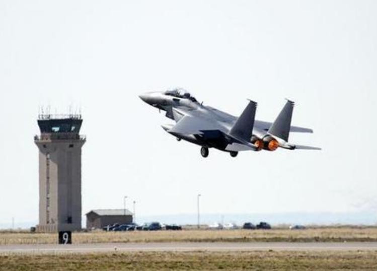 Máy bay chiến đấu F-15SG của Không quân Singapore là máy bay chiến đấu mạnh nhất Đông Nam Á hiện nay. Ảnh: Sina