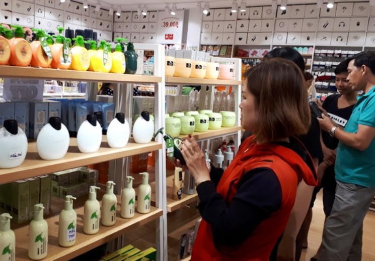 Hàng hóa của Mini Good Trung Quốc bán tại Thành phố Biên Hòa, tỉnh Đồng Nai. Hàng hóa của Mini Good Trung Quốc bán tại Thành phố Biên Hòa, tỉnh Đồng Nai.