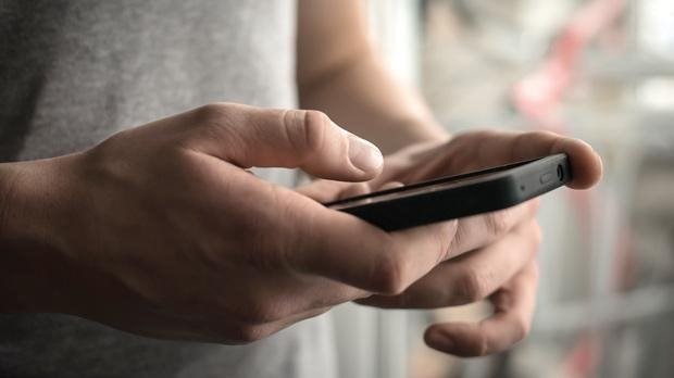 6 lý do không nên cầm điện thoại ba ngày Tết - Ảnh 1