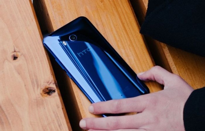 HTC chứng kiến quý kinh doanh cuối năm 2017 bi đát và thua lỗ kỷ lục - Ảnh 2