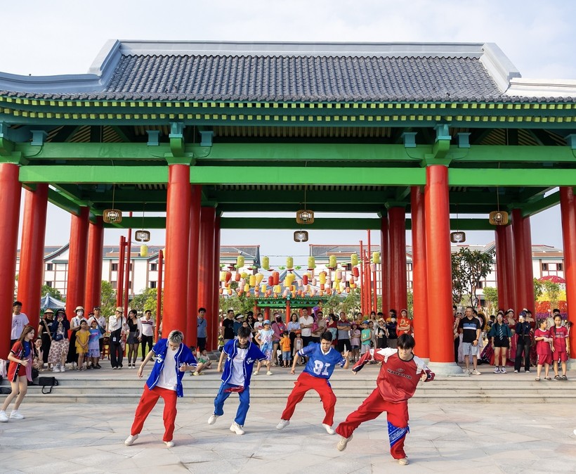 Sau khai trương, không khí ăn chơi sôi động tại Phố đi bộ - Công viên Vũ Yên chưa bao giờ hạ nhiệt 240628_VHRI_PDB_PR2 3_Thu phu le hoi moi cho tre em va gia dinh phia bac_A3.jpeg
