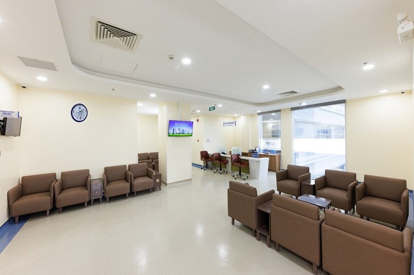 Khu khám VIP với không gian sang trọng, hiện đại, đáp ứng nhu cầu khám chữa bệnh chất lượng cao TAMA2723 copy.jpg