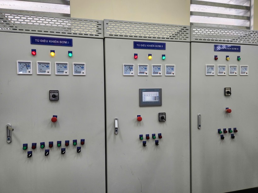 Tổ thao tác lưu động Huế (TTĐ Thừa Thiên Huế - PTC2) sẵn sàng kích hoạt hệ thống thoát nước tại trạm. 2-hue-(2)-20241105114357972.jpg