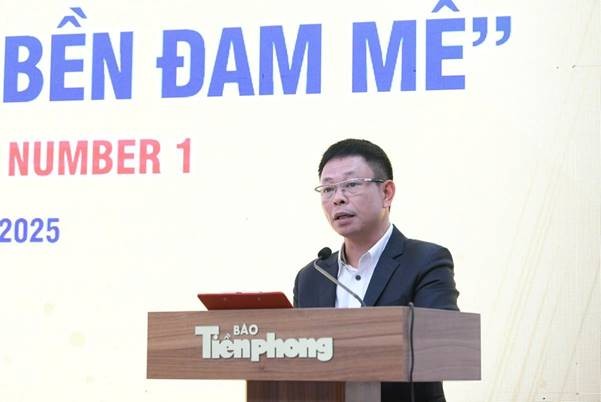 Ông Phùng Công Sưởng phát biểu tại lễ công bố giải thưởng “Bền Đam Mê”