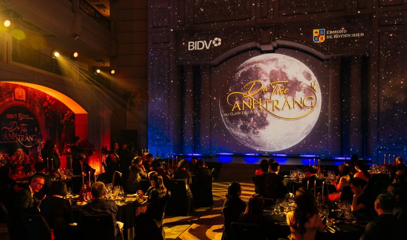 Dạ tiệc ánh trăng thu hút sự quan tâm, tham dự của nhiều khách hàng cá nhân cao cấp của BIDV.JPG