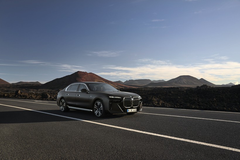 3. Xe BMW Luxury Class hưởng đặc quyền riêng biệt từ BMW-min.jpg