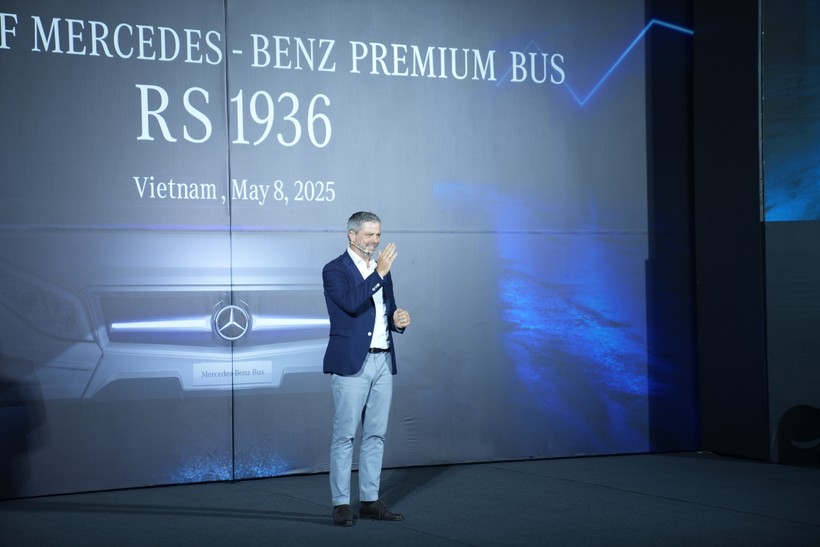 Ông Harald Schmid - Giám đốc Điều hành Daimler Truck Đông Nam Á phát biểu tại chương trình Hình 4.jpg