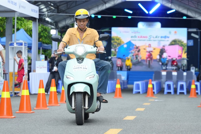Trải nghiệm trực tiếp, nhiều người dùng bất ngờ với độ bền bỉ của xe máy điện A3 (3).jpg