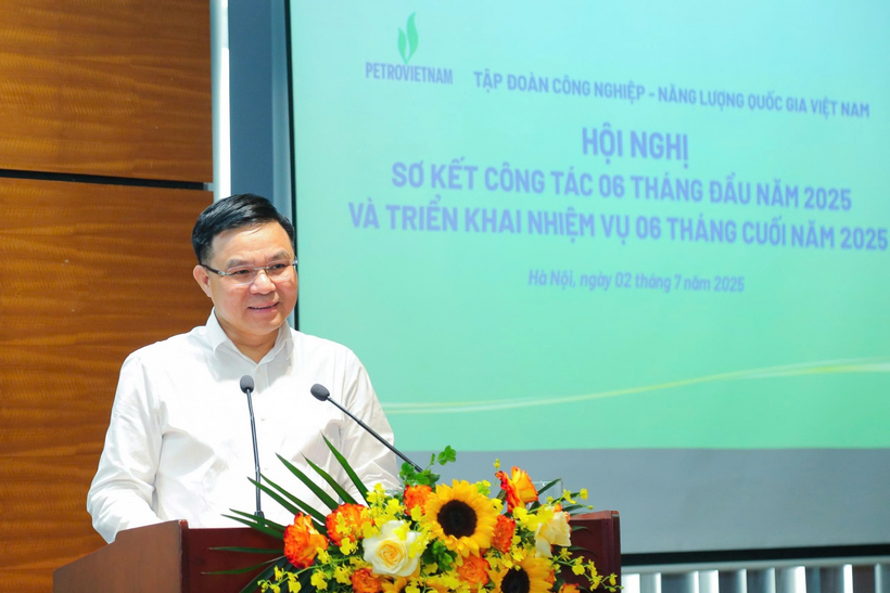 Chủ tịch HĐTV Petrovietnam Lê Mạnh Hùng: “Chiến lược phát triển không chỉ là cam kết của Petrovietnam ngày hôm nay, mà còn là sự tiếp nối khát vọng phát triển của các thế hệ Petrovietnam” Anh 5.png