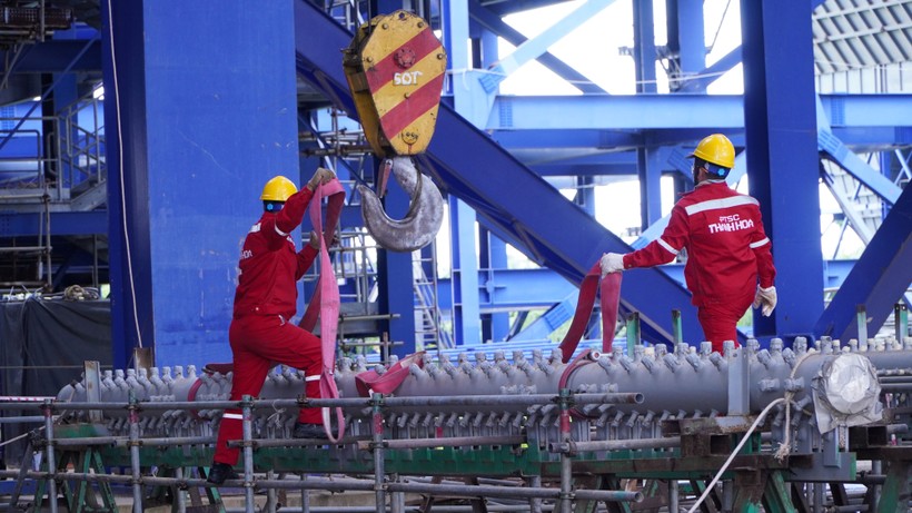 Tâm điểm hiện nay trên công trường Dự án Long Phú 1 là công tác thi công lắp đặt thiết bị Lò hơi của cả 2 Tổ máy 1 và 2 A01.JPG