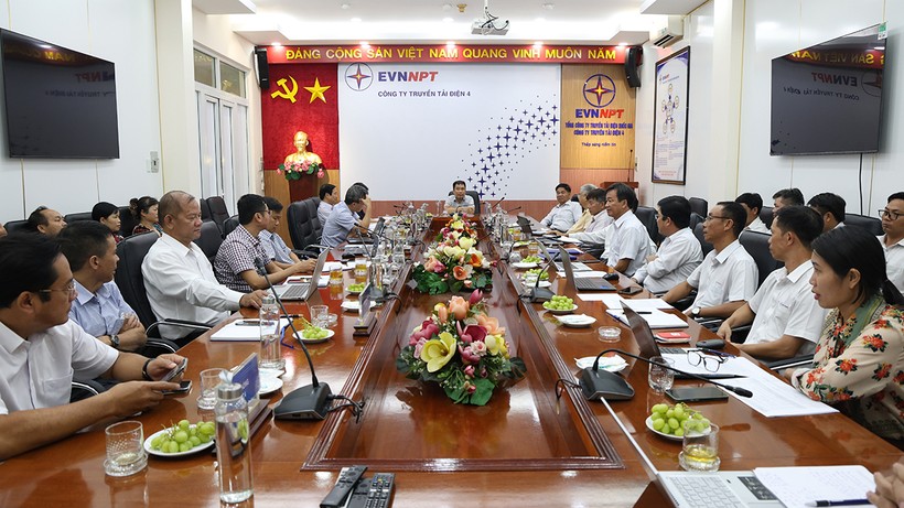 Bí thư Đảng ủy, Chủ tịch HĐTV EVNNPT Nguyễn Tuấn Tùng chủ trì buổi làm việc Bí thư Đảng ủy, Chủ tịch HĐTV EVNNPT Nguyễn Tuấn Tùng chủ trì buổi làm việc
