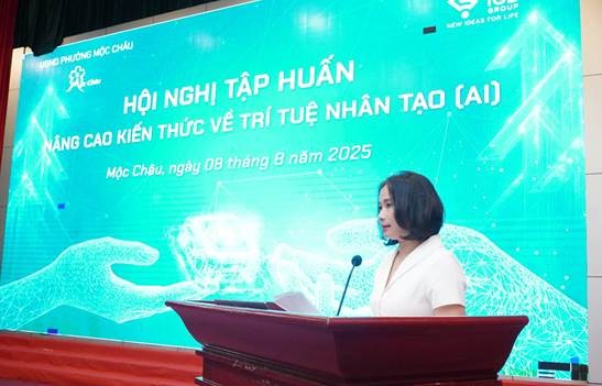 Bà Nguyễn Thị Hoa phát biểu khai mạc Hội nghị tập huấn