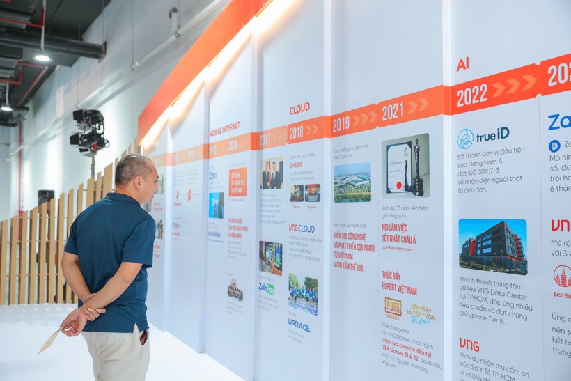 Bức tường 21 năm.jpg