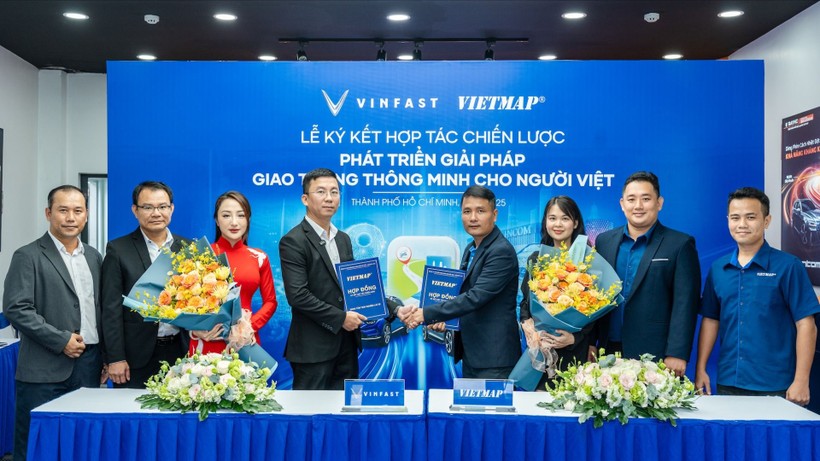 Vinfast và Vietmap ký hợp tác chiến lược, phát triển giải pháp giao thông thông minh cho người Việt