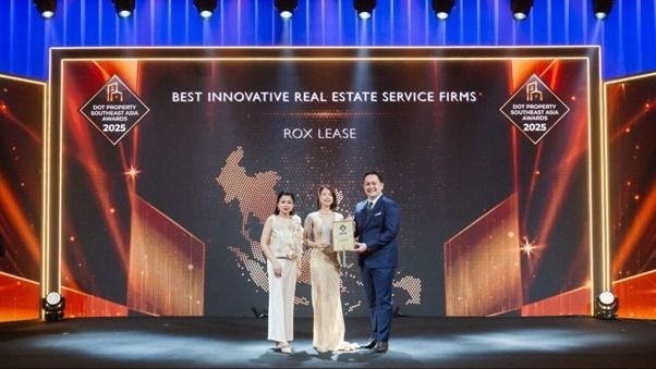 Đại diện ROX Lease nhận giải từ BTC Dot Property Southeast Asia Awards 2025