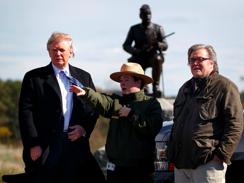 Ông Bannon đứng sau những quyết sách gần đây của tổng thống Trump
