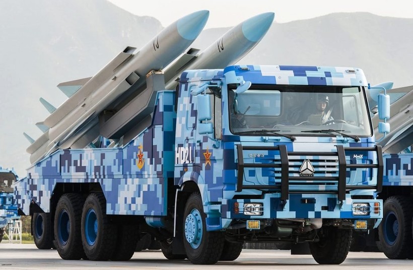 Trung Quốc đã mang tên lửa hành trình chống hạm YJ-12B và tên lửa đất đối không HQ-9B ra Biển Đông.