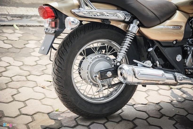 Tại Việt Nam hiện nay, Bajaj chưa có đại lý chính hãng tại Việt Nam, nhưng thương hiệu xe Ấn Độ vẫn được khá nhiều người biết đến khi các đại lý tư nhân thường xuyên nhập xe mới về. Trước đó là sự xuất hiện của các mẫu xe như Pulsar 200NS và RS200, AS200.